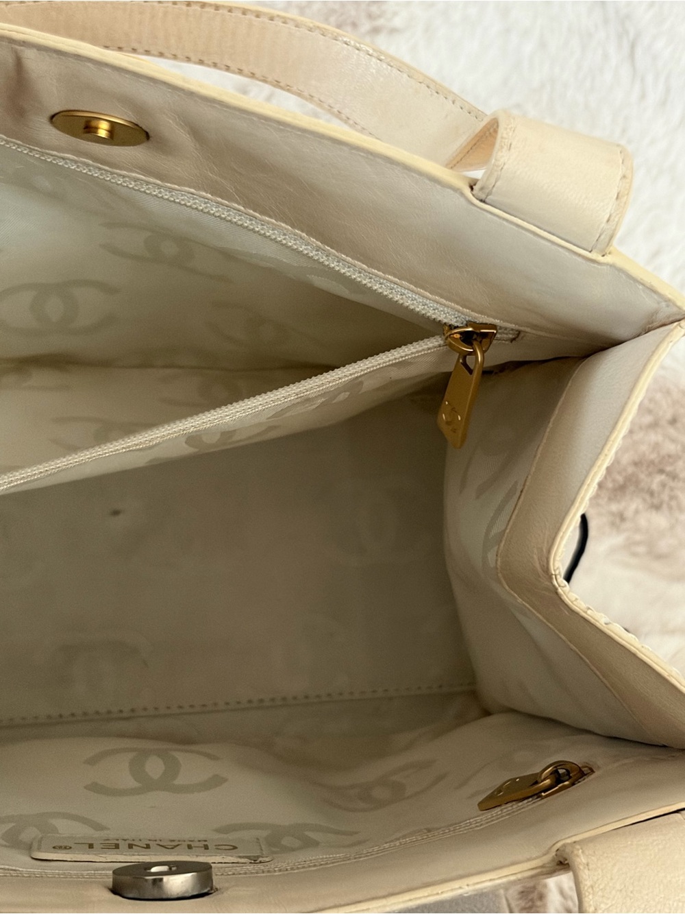 Chanel Small Beige Patent Leather Floral Perforated Tote - Picture 14 of 16
